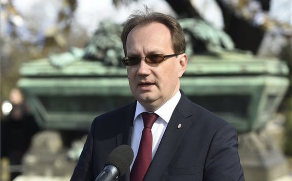 Fotó: MH „A pécsi DK beismerte, hogy bűnözésből származó pénzek segítik a városi ellenzéket”