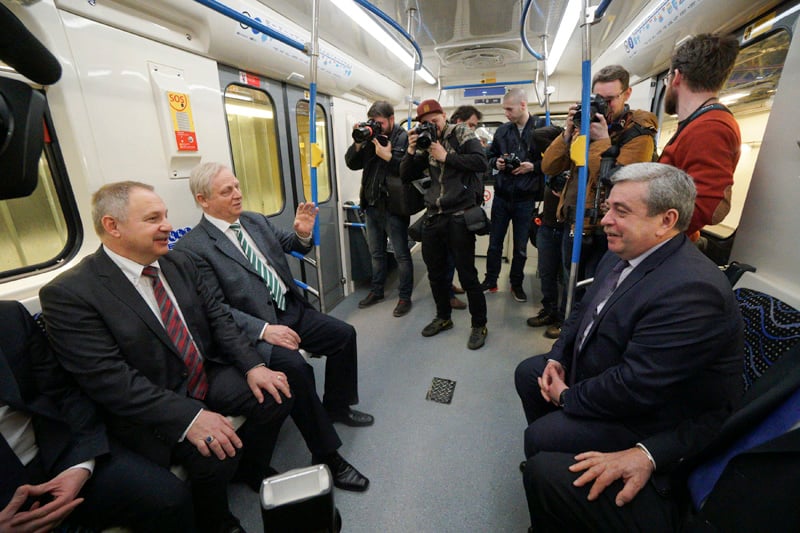 Felújított 3-as metrószerelvények