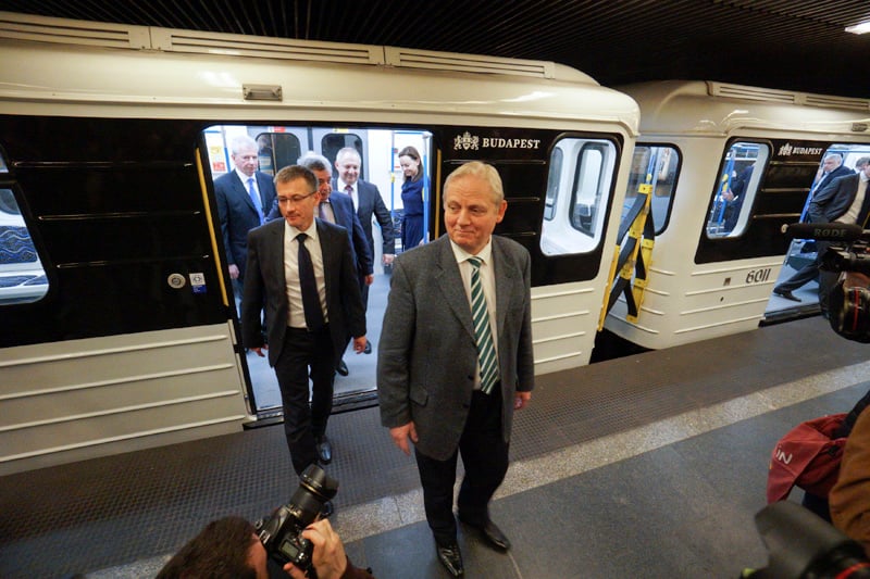 Felújított 3-as metrószerelvények