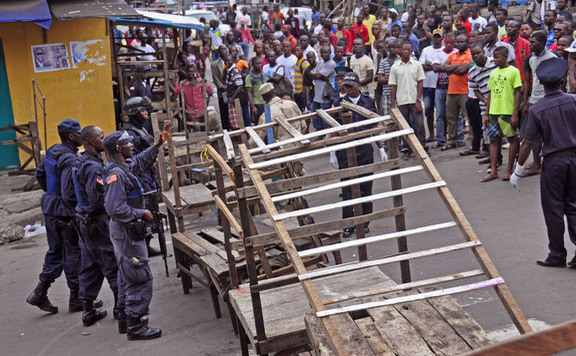 lead ebola karantén