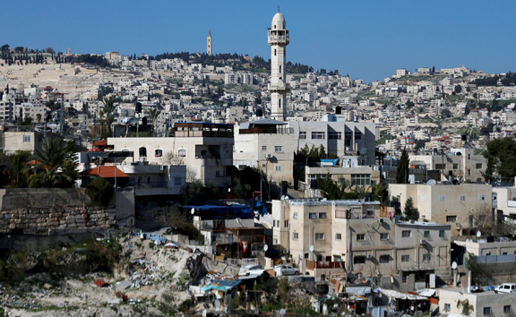 Két palesztin meghalt egy izraeli rajtaütésben Ciszjordániában