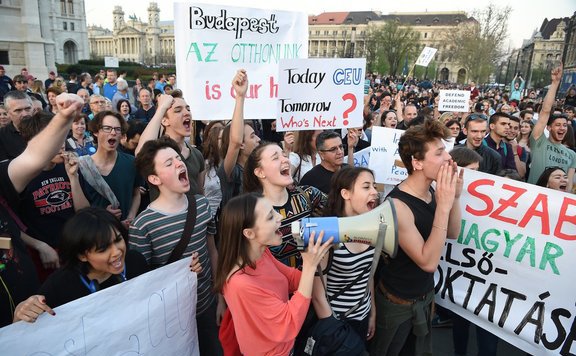 ceu tüntetés