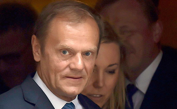 Fotó: mh Századvég: Donald Tusk méltatlanná vált a néppárti elnökséghez
