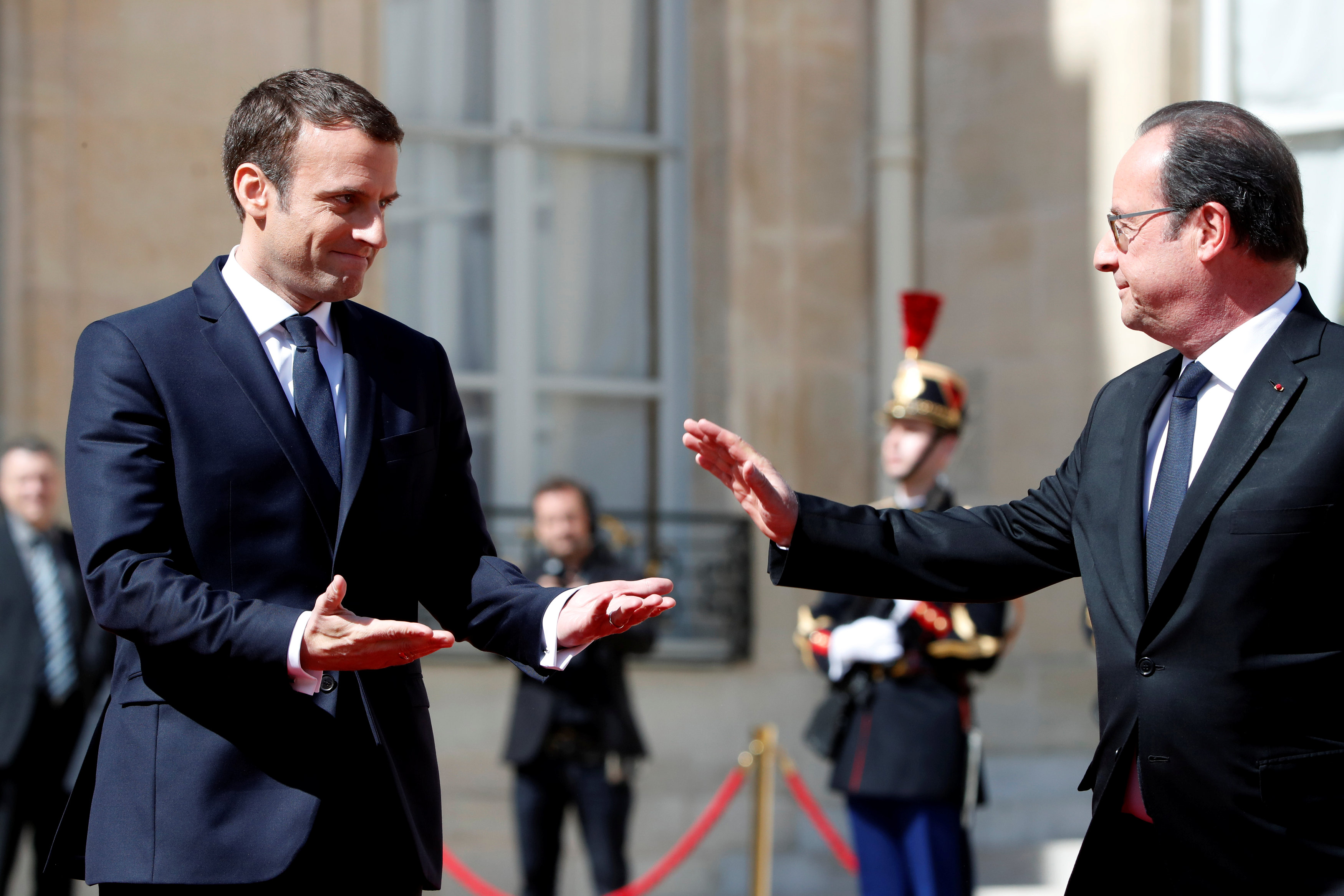 Macron beiktatás