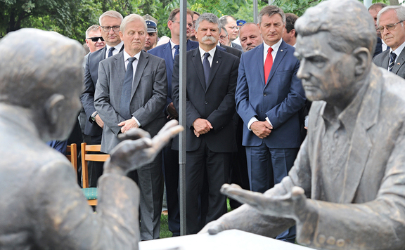 lengyel emlékmű