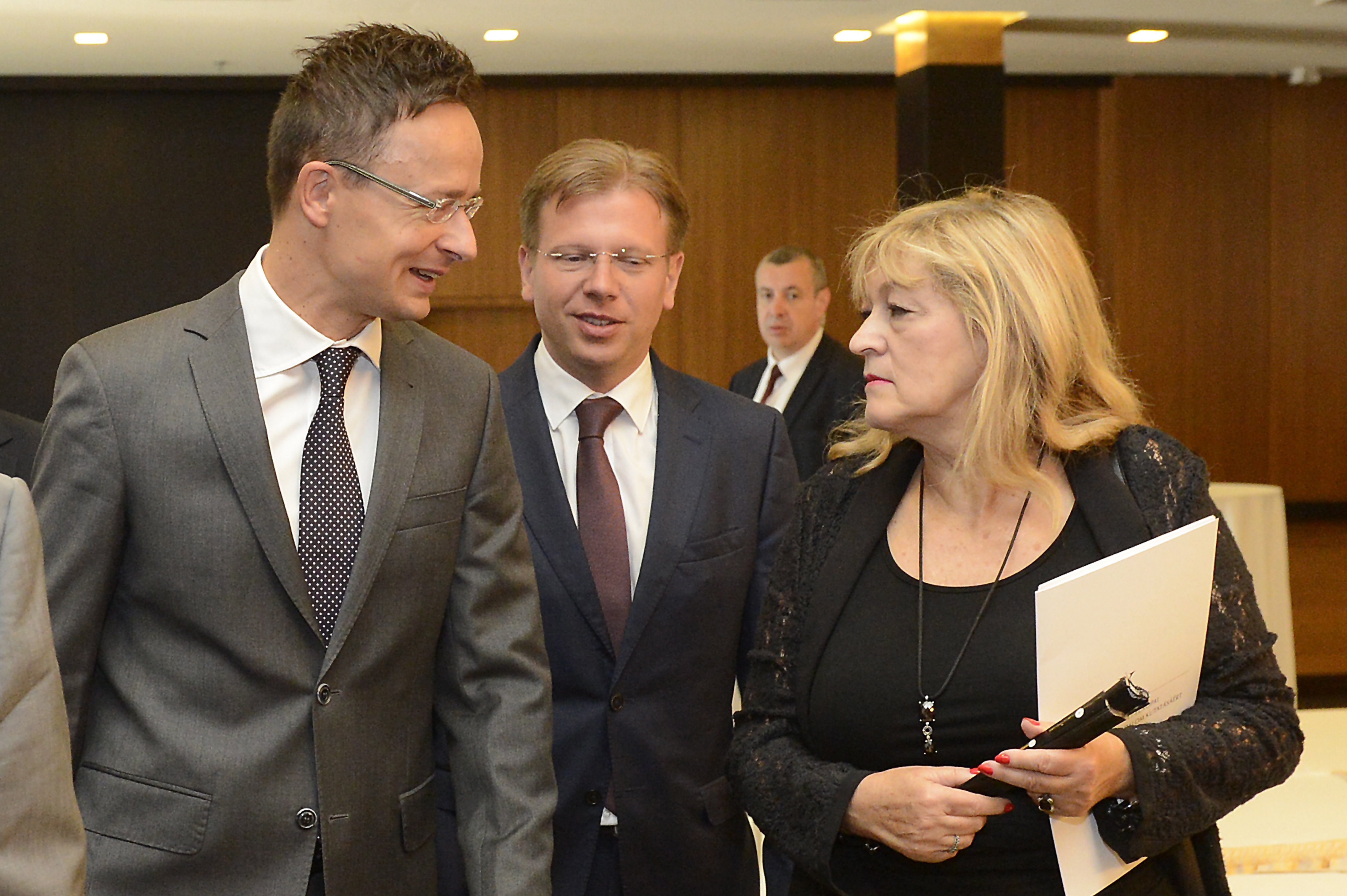 szijjártó schmidtmaci