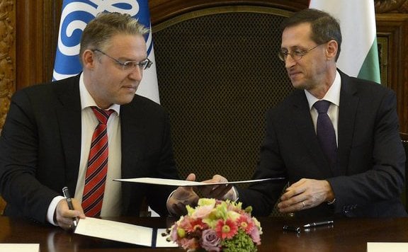 GE