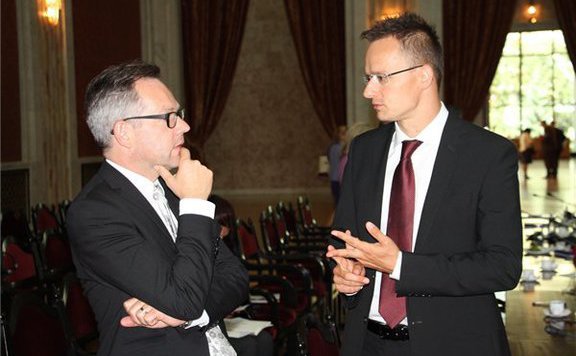 lead szijjártó