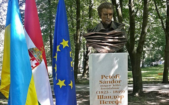petőfi szobor