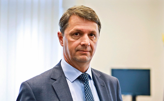 Cseresnyés-Péter