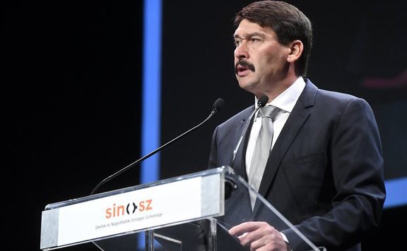áder sinosz