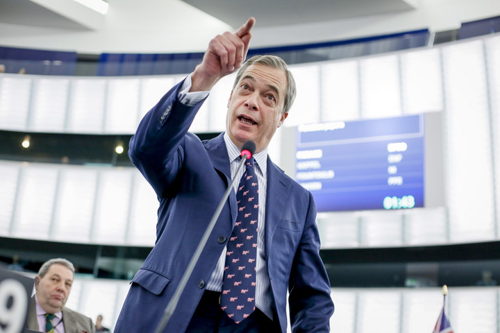 Továbbra is népszerű Farage Brexit Pártja