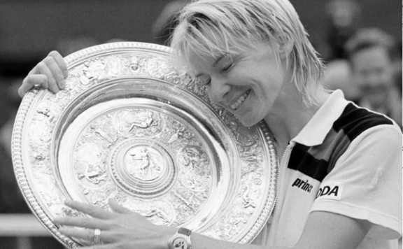 novotna lead
