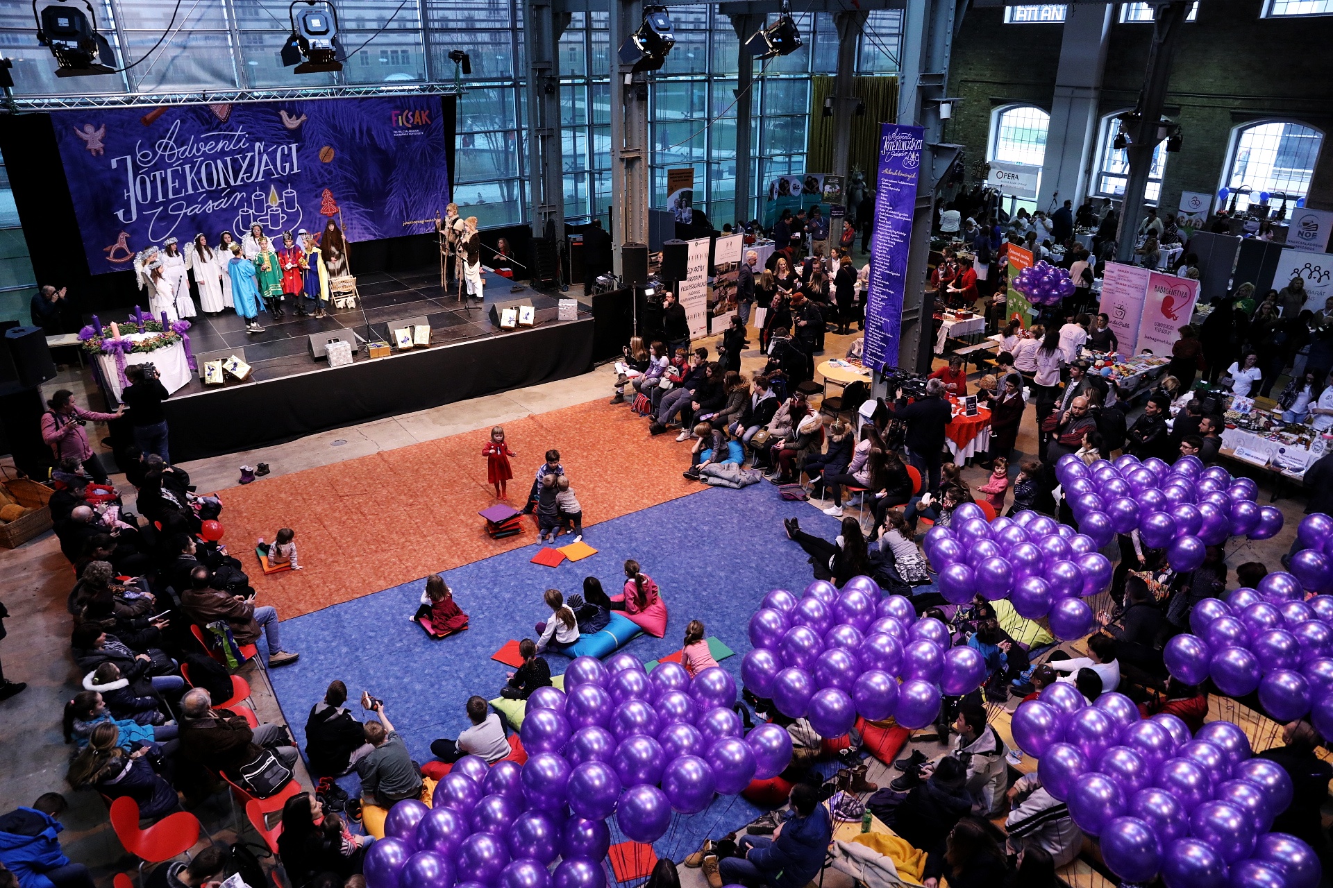 Adventi galéria