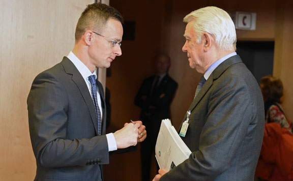 Szijjártó és Teodor Melescanu 20171205