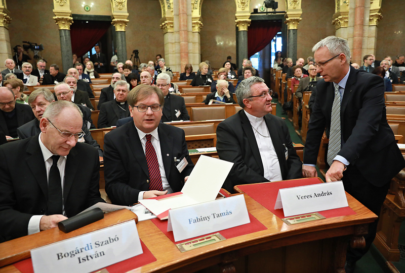 Forrás: mh egyházi méltóságok-HR