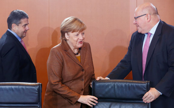 Forrás: mh Sigmar Gabriel, Angela Merkel és Peter Altmaier 20180111