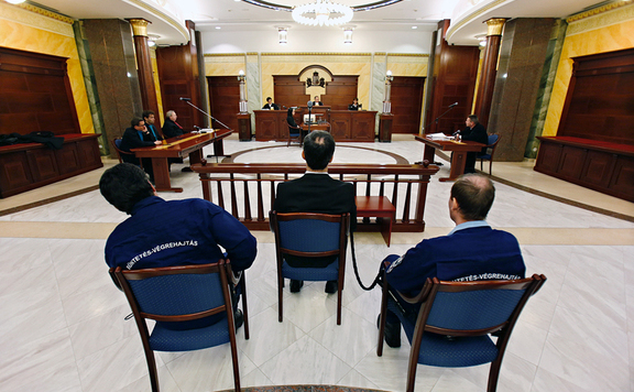 Fotó: MH A Kúria fenntartotta a lúgos orvos 11 éves szabadságvesztés-büntetését