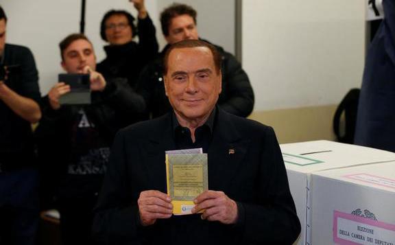 berlusconi szavaz