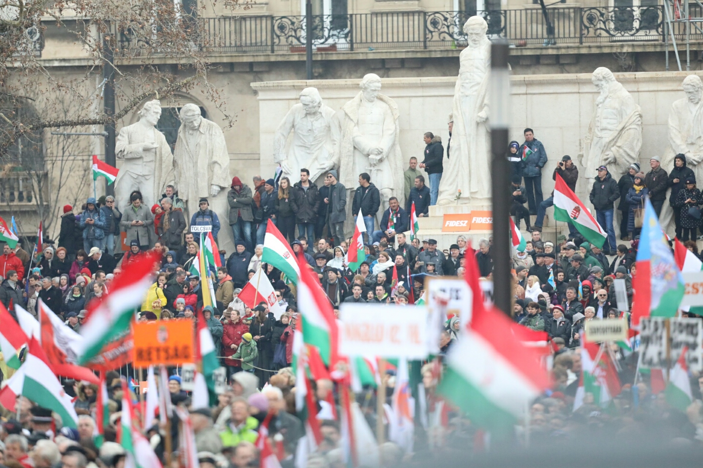 Orbán márc 15 kossuth