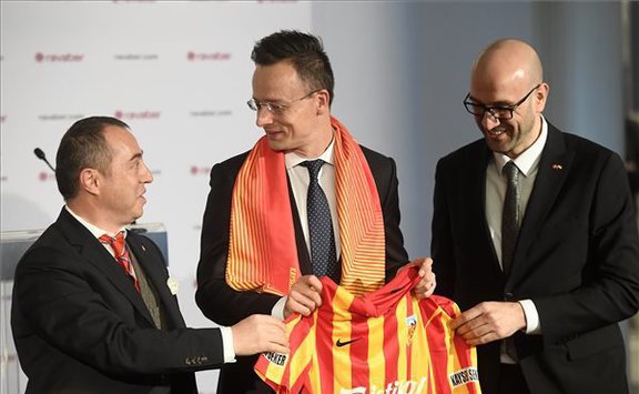ravaber szijjártó