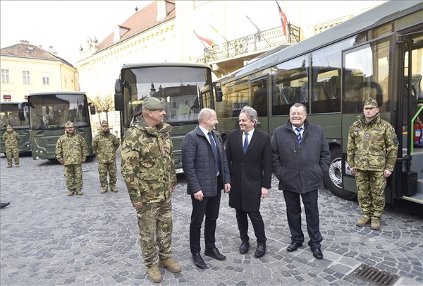 honvédbusz