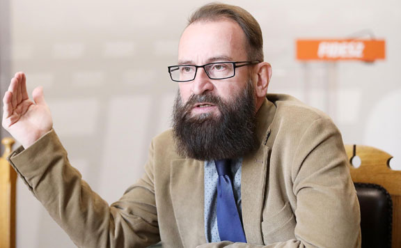 Forrás: mh Szájer József 20180404