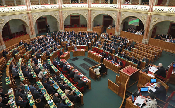 Forrás: mh Országgyűlés 20180531