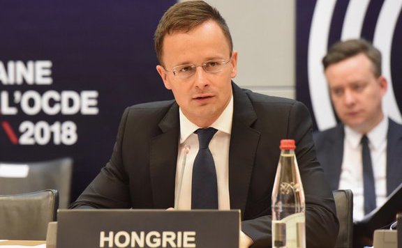 szijjártó oecd párizs