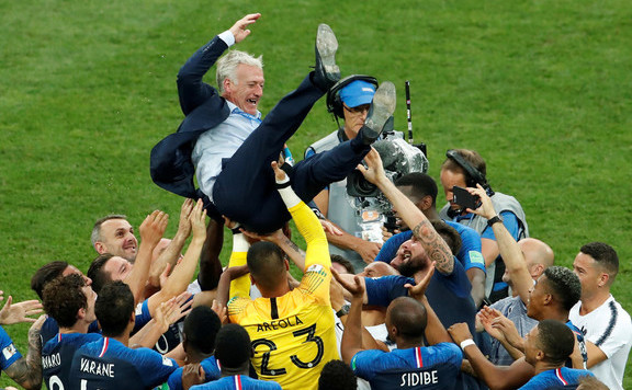 Didier Deschamps repül576