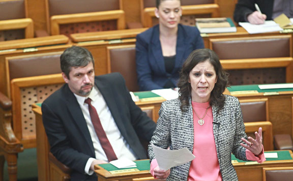 Forrás: mh Szél Bernadett 20180720