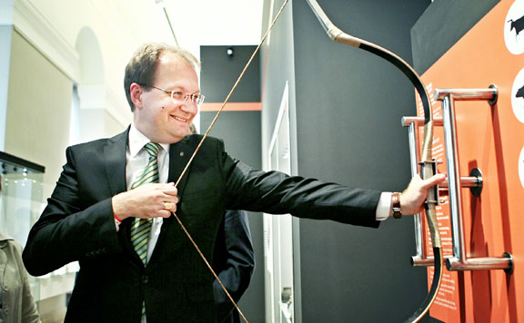 Forrás: mh Hoppál Péter 20140918