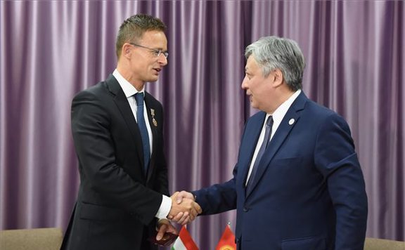 Forrás: mh Szijjártó kirgiz kitüntetés