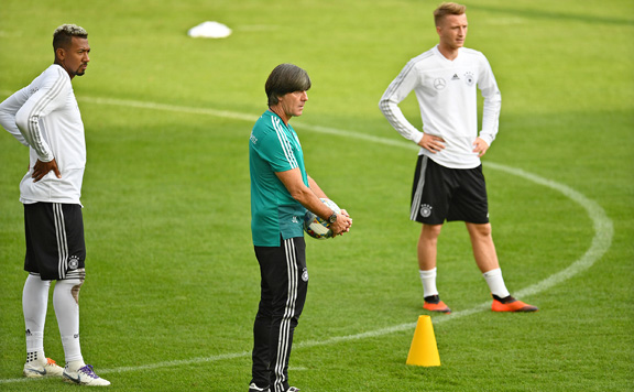 LÖW