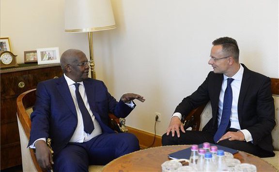 Szijjártó Péter és Sam Kahamba Kutesa ugandai külügyminiszter