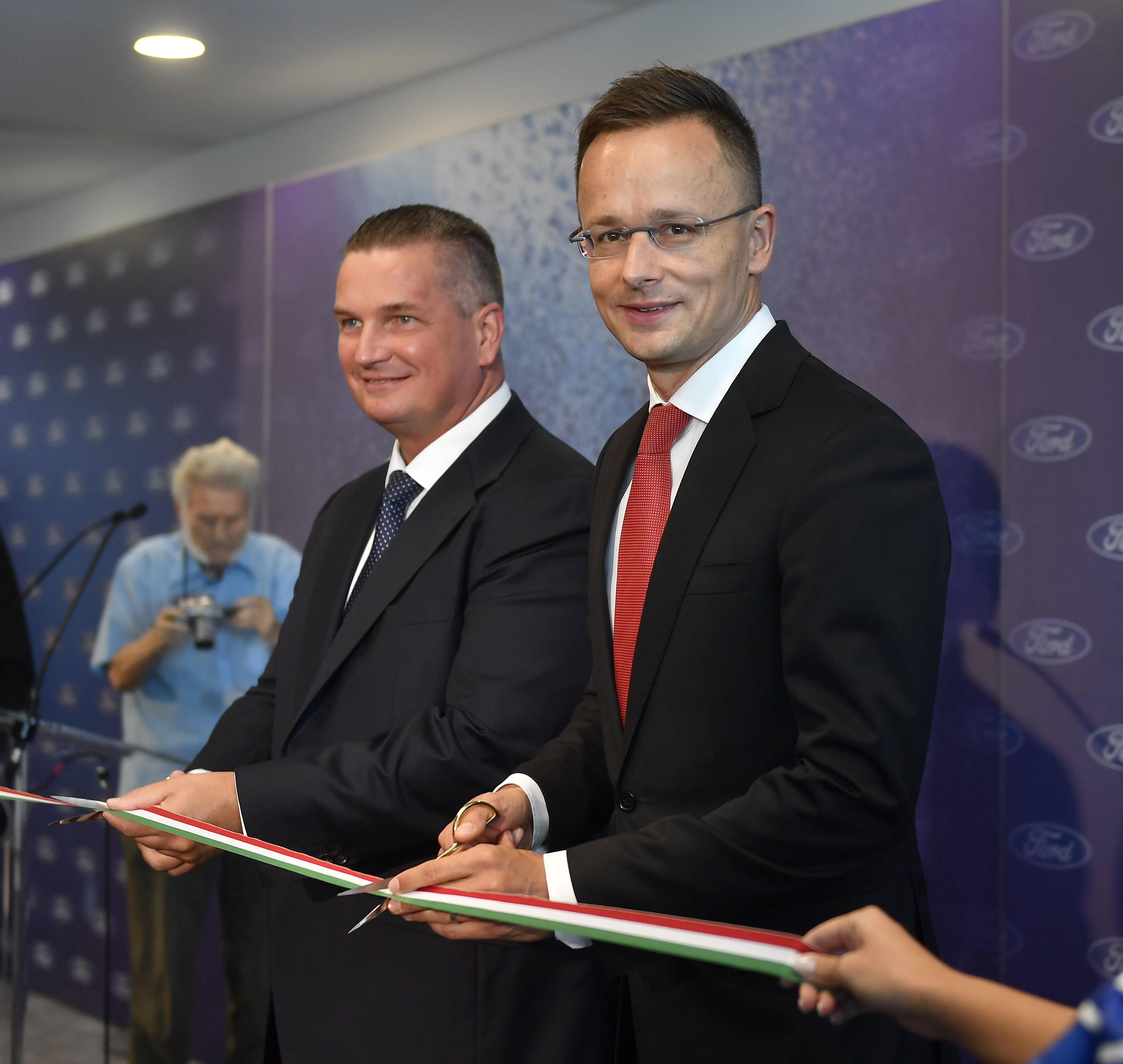 szijjártó ford nem lead