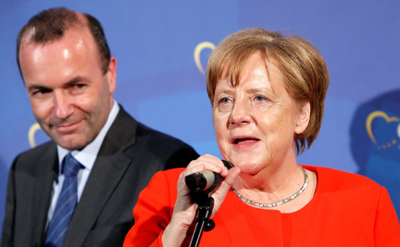 Forrás: mh Manfred Weber és Angela Merkel 20180915