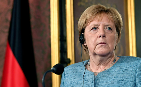 Merkel Erdogannal egyeztetett a menekültválságról