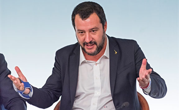Újabb támadás érte Salvinit