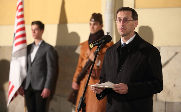 Forrás: mh varga mihály nov4 lead