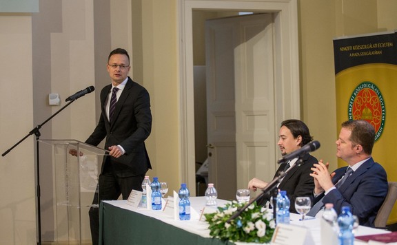 Szijjártó Péter Gruevszki sajtáj
