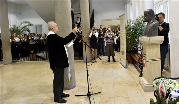 jancsó benedek szobor