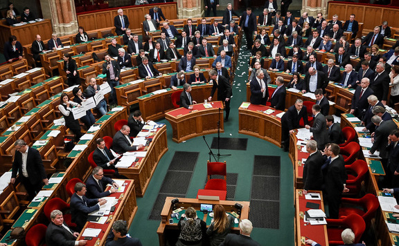 Elfogadta a parlament a 2020-as költségvetést