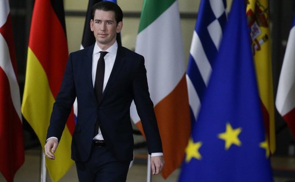 Fotó: MH Sebastian Kurz: Orbán Viktor kijelentése nem változtat a Fidesz európai néppárti tagságáról szóló eljáráson