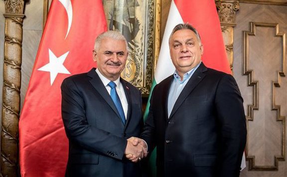 Orbán Viktor és a török házelnök