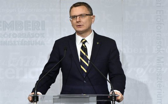 Rétvári: Több pénz jut az egészségügyre, az oktatásra és nyugdíjra