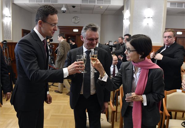 monor szijjártó