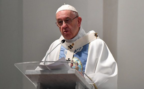Ferenc pápa: Mások szeretetéhez nincs szükség önéletrajzra