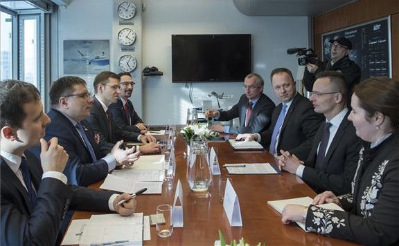 Szijjártó Péter Varsóban