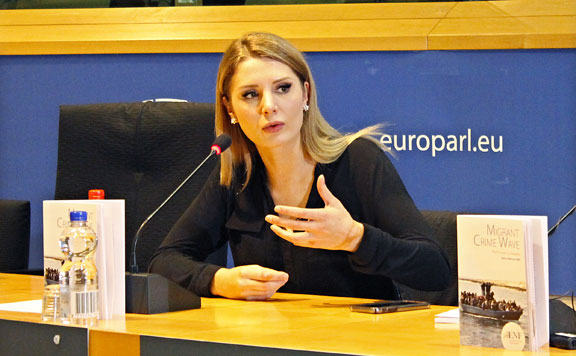 Forrás: mh Lauren Southern 20190206